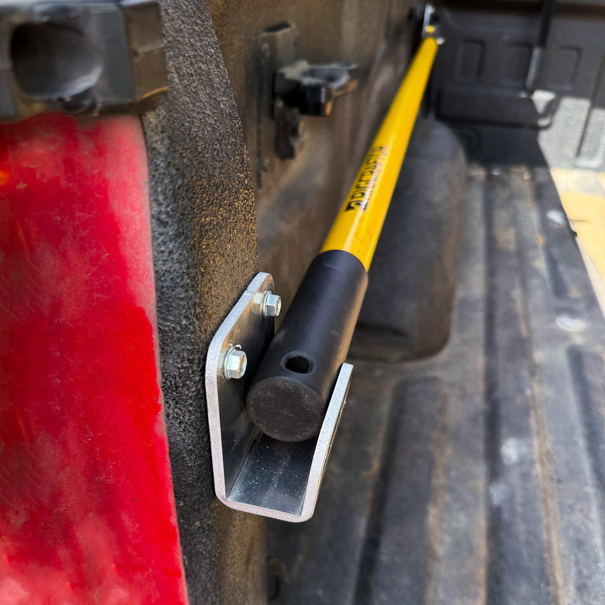 Braket cargo hook pickup