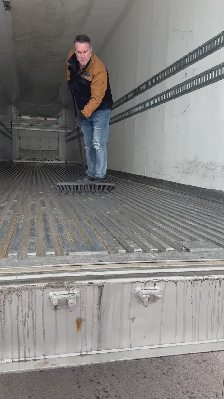 Charger la vidéo: Ideal for Professionals
Specifically designed for refrigerated trailers, this brush ensures fast, hassle-free maintenance—keeping your equipment clean, compliant, and always ready for use