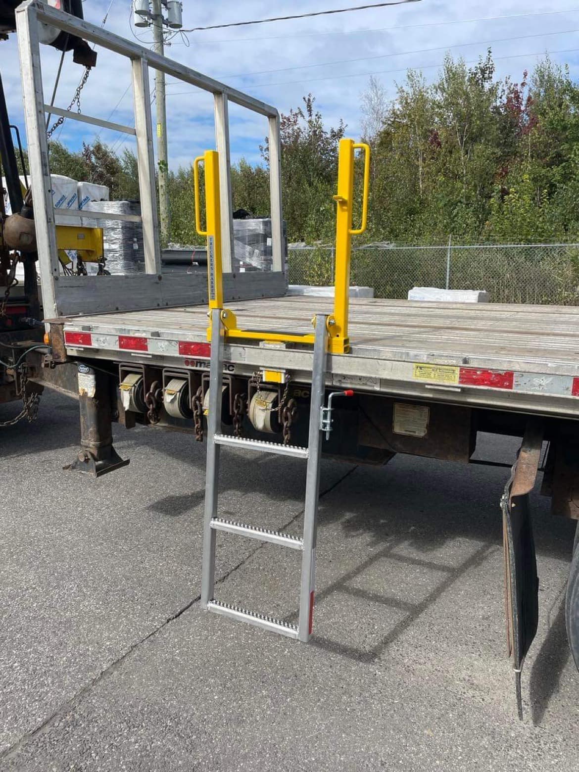 Re Ladder Foldable Ladder 3 Steps for semi trailers - RigCraftor